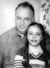 1980 р. Михайло Михайлович із дочкою Наталею (фото з сімейного архіву) 1980 р. Михайло Михайлович із дочкою Наталею (фото з сімейного архіву)